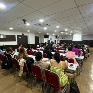 Agradecemos a todos os alunos pela participação nesses dois super sábados de muito aprendizado! 
Foi um prazer fazer parte dessa evolução com vocês. 
Curso de Legislação Trabalhista para o setor de RH