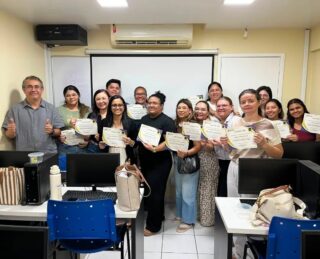 🎓✨ MAIS UMA TURMA CONCLUÍDA COM SUCESSO!
Hoje celebramos a conclusão do nosso curso de Legislação Trabalhista para RH! 📚⚖️
Parabéns a todos os alunos pela dedicação, participação e compromisso durante essa jornada! 👏🏻
🌐 www.antoninotreinamento.com.br
📲 (92) 99129-5051 - LINK BIO E STORY
#AntoninoTreinamento #LegislacaoTrabalhista #RH #RecursosHumanos #DepartamentoPessoal