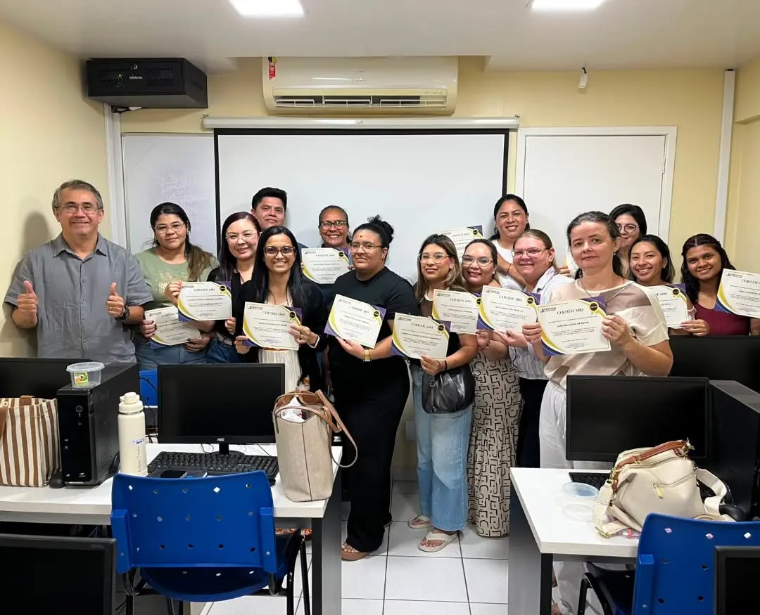 🎓✨ MAIS UMA TURMA CONCLUÍDA COM SUCESSO!
Hoje celebramos a conclusão do nosso curso de Legislação Trabalhista para RH! 📚⚖️
Parabéns a todos os alunos pela dedicação, participação e compromisso durante essa jornada! 👏🏻
🌐 www.antoninotreinamento.com.br
📲 (92) 99129-5051 - LINK BIO E STORY
#AntoninoTreinamento #LegislacaoTrabalhista #RH #RecursosHumanos #DepartamentoPessoal